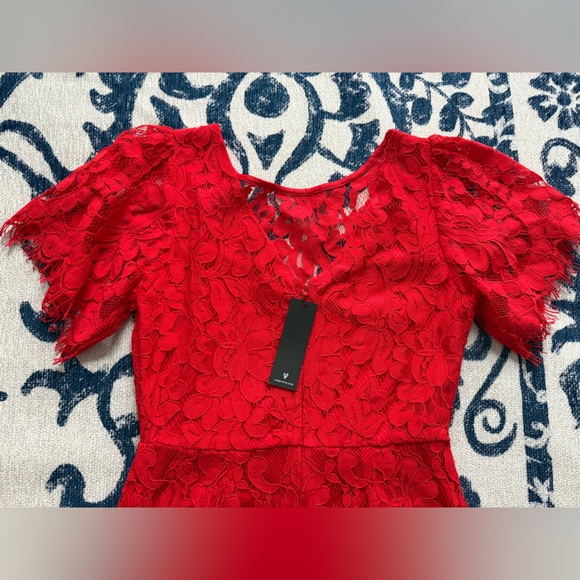 NWT Lulu’s Pearson Red Lace Short Sleeve Cocktail Mini Dress Size Small - Picture 6 of 6